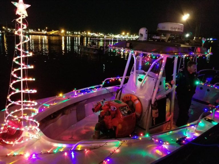 Boat Parade Tarpon Springs 1 768x576