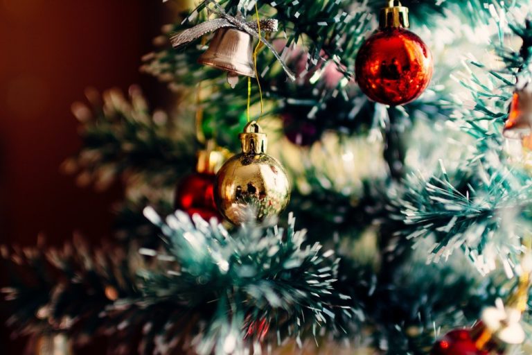 christmas tree 1149619 1280 1 768x512